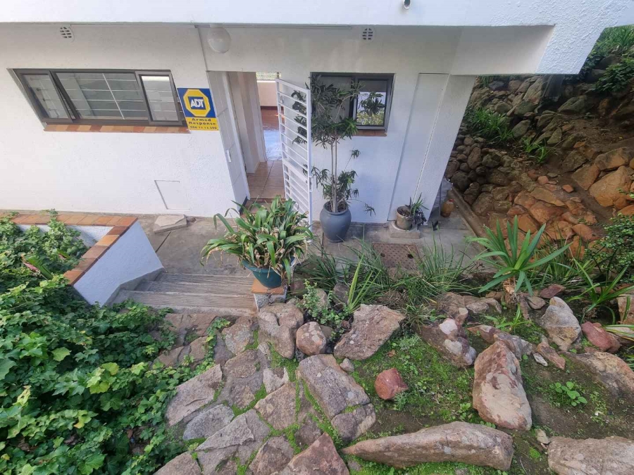 0 Bedroom Property for Sale in Sea Point Western Cape